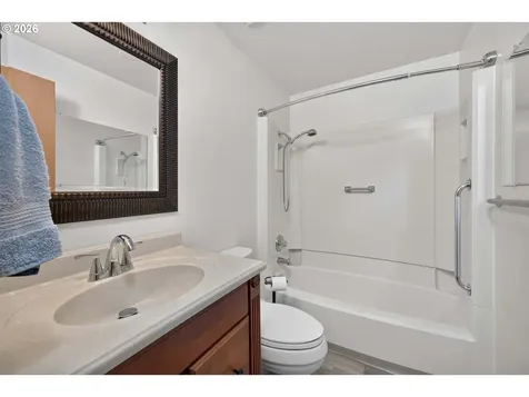 3905 NE 126th Avenue Vancouver WA 98682