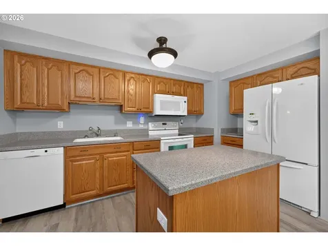 3905 NE 126th Avenue Vancouver WA 98682