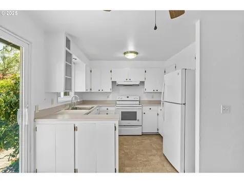 2045 Chambers Street Eugene OR 97405