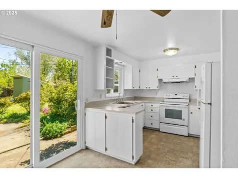 2045 Chambers Street Eugene OR 97405