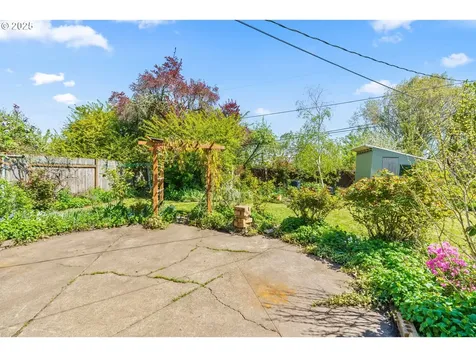 2045 Chambers Street Eugene OR 97405