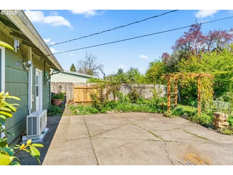 2045 Chambers Street Eugene OR 97405