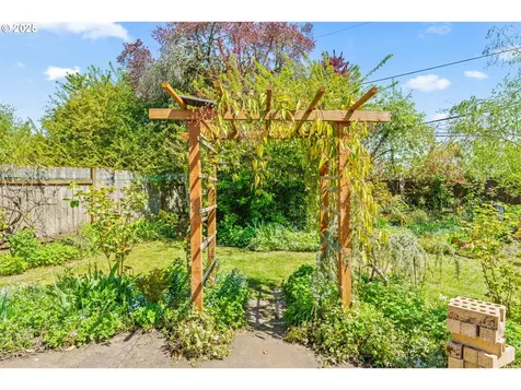 2045 Chambers Street Eugene OR 97405