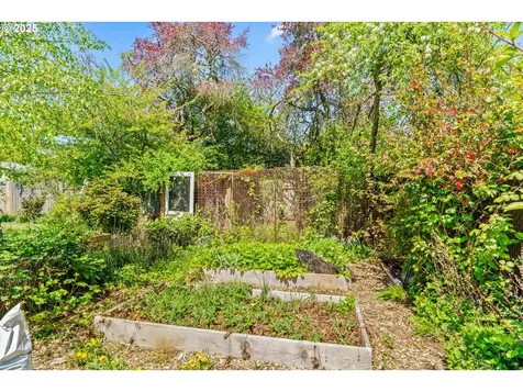 2045 Chambers Street Eugene OR 97405
