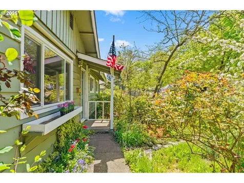 2045 Chambers Street Eugene OR 97405