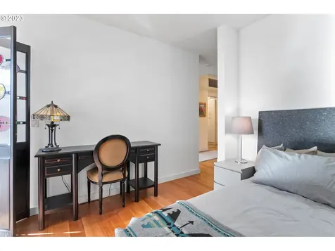 1025 NW Couch Street Portland OR 97209