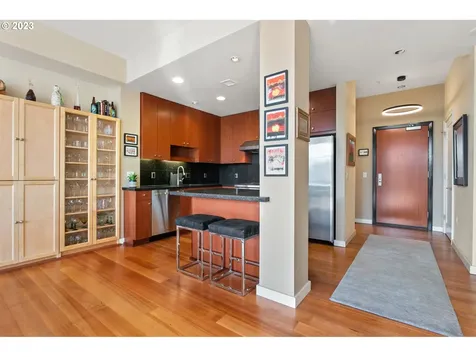 1025 NW Couch Street Portland OR 97209