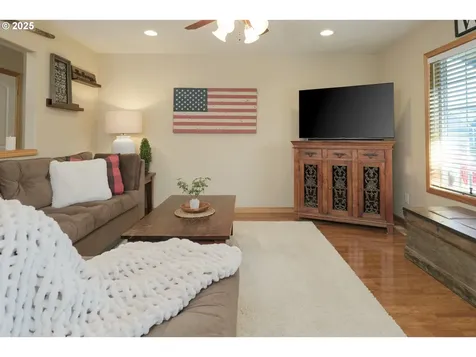 55 SW 14th Place Warrenton OR 97146