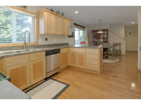 55 SW 14th Place Warrenton OR 97146