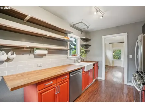 6436 NE Grand Avenue Portland OR 97211