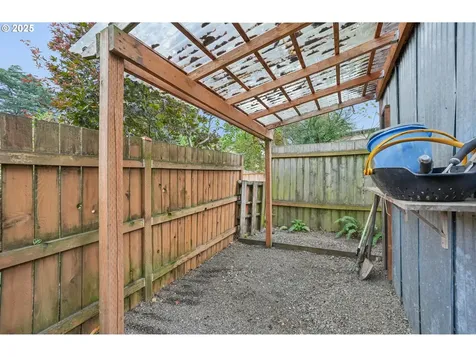 6436 NE Grand Avenue Portland OR 97211