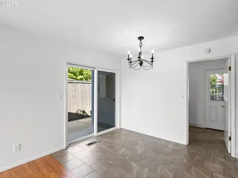 6919 SW 10th Avenue Portland OR 97219