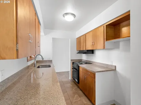 6919 SW 10th Avenue Portland OR 97219