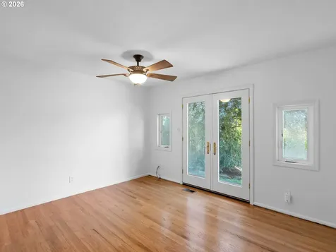 6919 SW 10th Avenue Portland OR 97219
