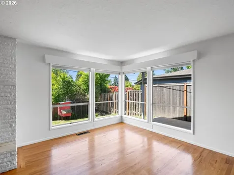 6919 SW 10th Avenue Portland OR 97219