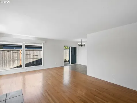 6919 SW 10th Avenue Portland OR 97219