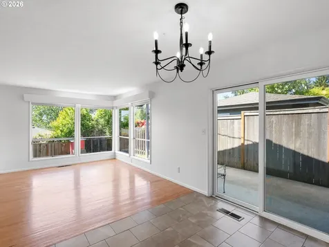6919 SW 10th Avenue Portland OR 97219