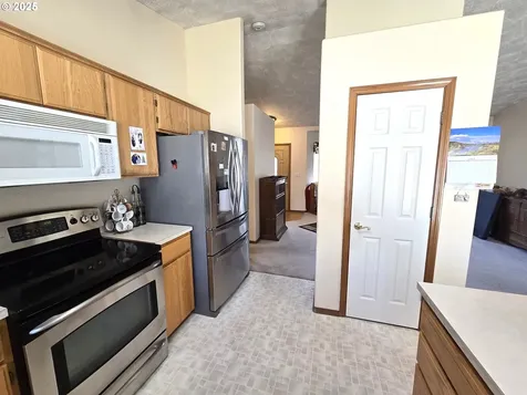 1055 NE Madrona Drive Hermiston OR 97838