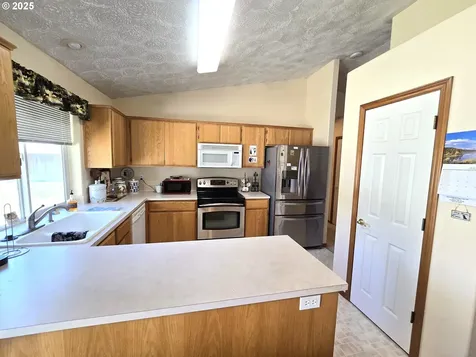 1055 NE Madrona Drive Hermiston OR 97838