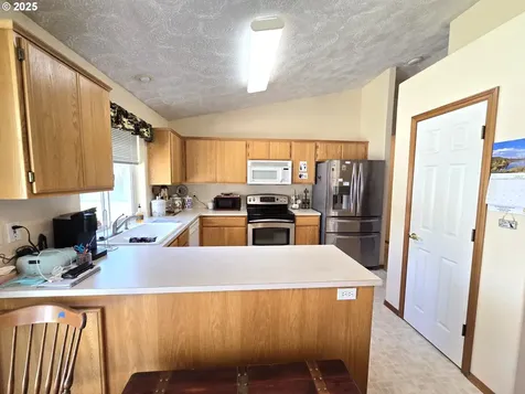 1055 NE Madrona Drive Hermiston OR 97838