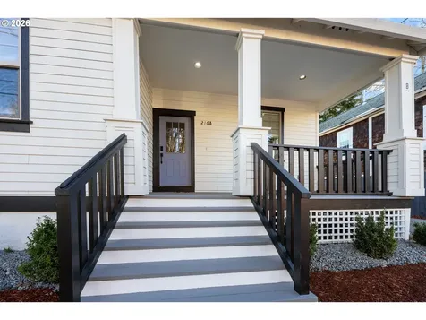 216 NE Tillamook Street Portland OR 97212