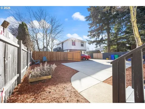 216 NE Tillamook Street Portland OR 97212