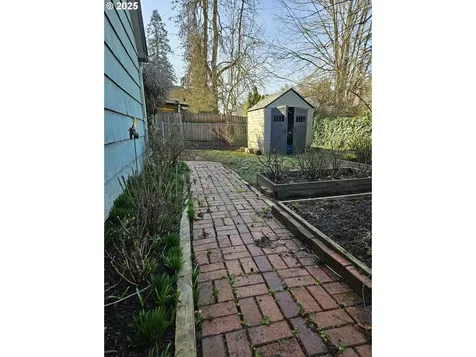 1125 NE Galloway Street Mcminnville OR 97128