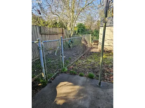 1125 NE Galloway Street Mcminnville OR 97128