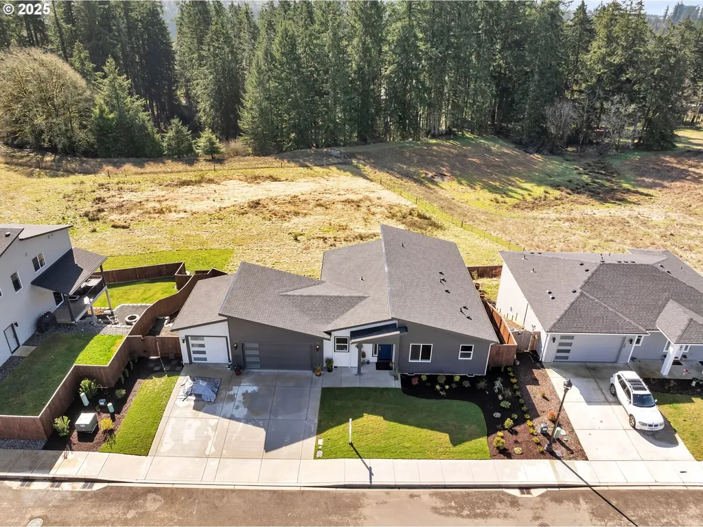 722 W 9th Street La Center WA 98629