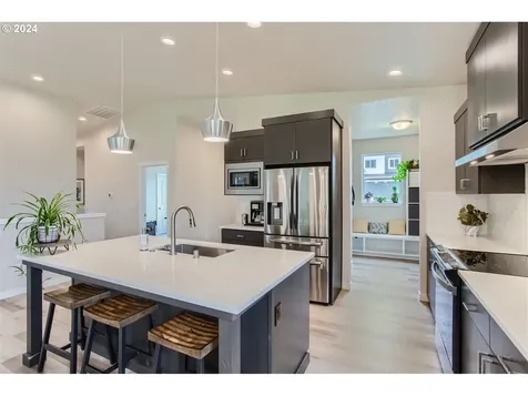 722 W 9th Street La Center WA 98629