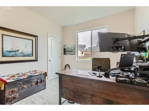 722 W 9th Street La Center WA 98629