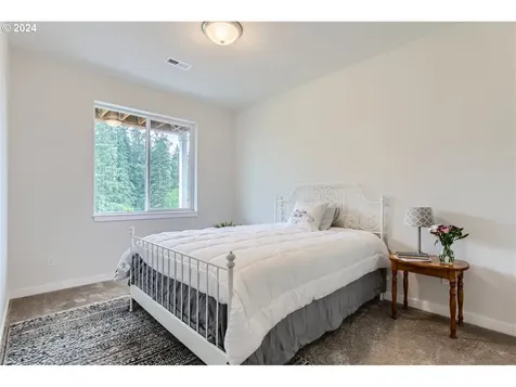 722 W 9th Street La Center WA 98629