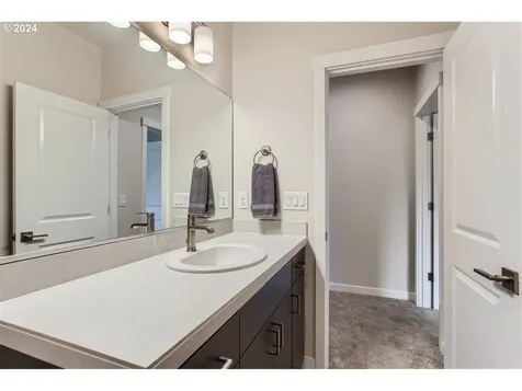 722 W 9th Street La Center WA 98629
