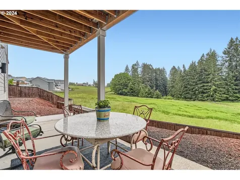 722 W 9th Street La Center WA 98629