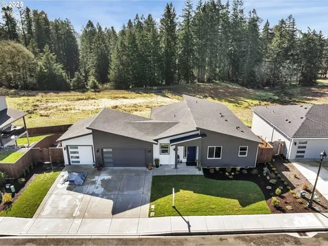 722 W 9th Street La Center WA 98629