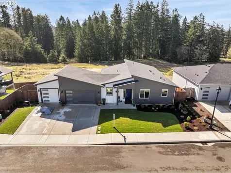 722 W 9th Street La Center WA 98629