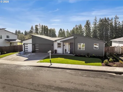 722 W 9th Street La Center WA 98629