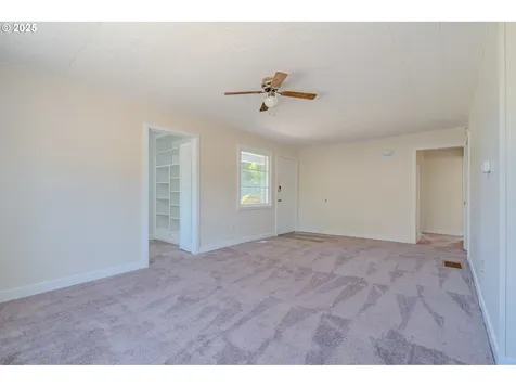 4100 NE 42nd Avenue Vancouver WA 98661