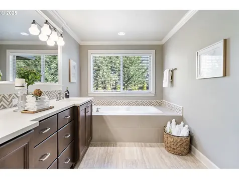 10183 NW Barnhart Lane Portland OR 97229