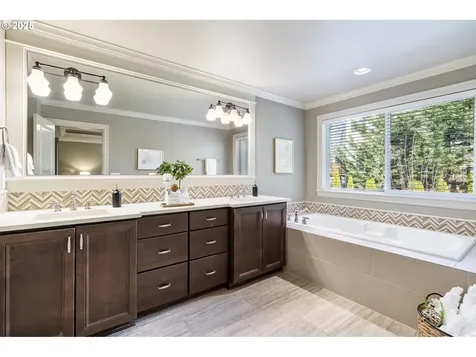 10183 NW Barnhart Lane Portland OR 97229
