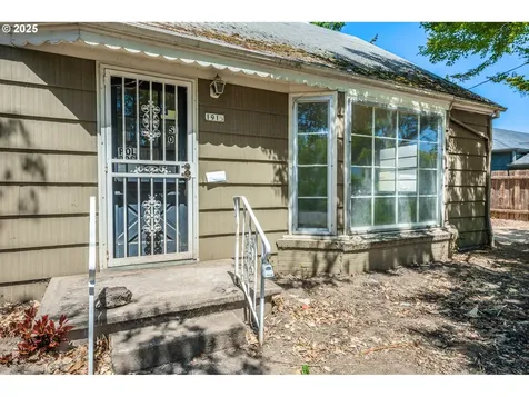 1915 NE Bryant Street Portland OR 97211
