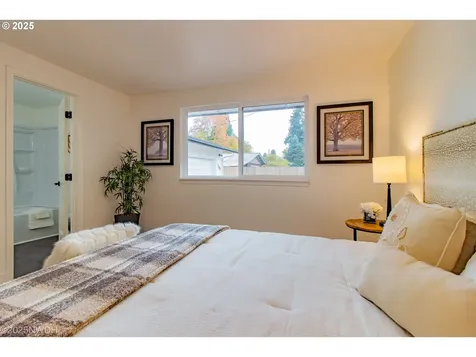 2081 Devos Street Eugene OR 97402