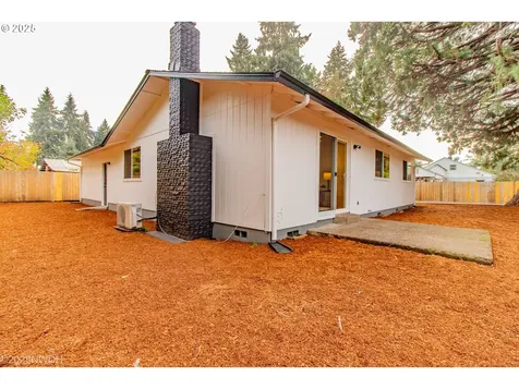 2081 Devos Street Eugene OR 97402