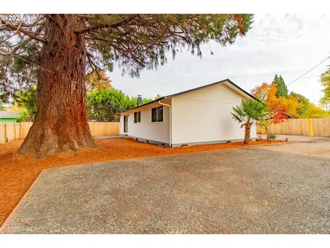2081 Devos Street Eugene OR 97402