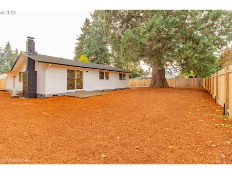 2081 Devos Street Eugene OR 97402