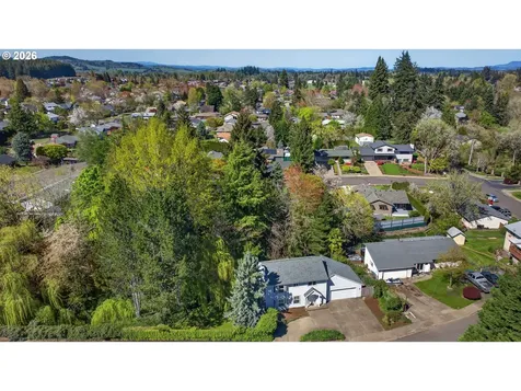 1335 SW Russ Lane Mcminnville OR 97128