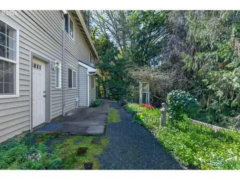 1335 SW Russ Lane Mcminnville OR 97128