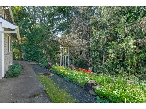 1335 SW Russ Lane Mcminnville OR 97128