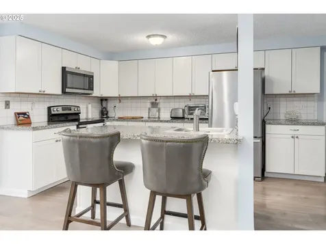 2290 Corinthian Court Eugene OR 97405