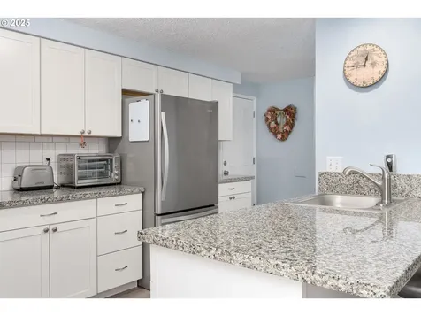 2290 Corinthian Court Eugene OR 97405